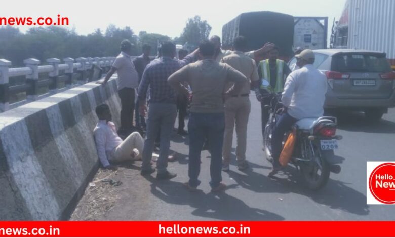 Ape rickshaw and two wheeler accident