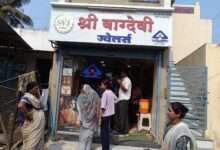 Photo of उंब्रजमध्ये दिवसाढवळ्या धाडसी चोरी! :अडीच लाखांची रोकड, सोने अन् पाच किलो चांदी