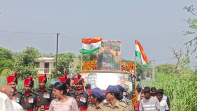 Photo of अमर रहे अमर रहे : शहीद जवान अर्जुन जाधव यांच्या पार्थिवावर शासकीय इतमामात अंत्यसंस्कार